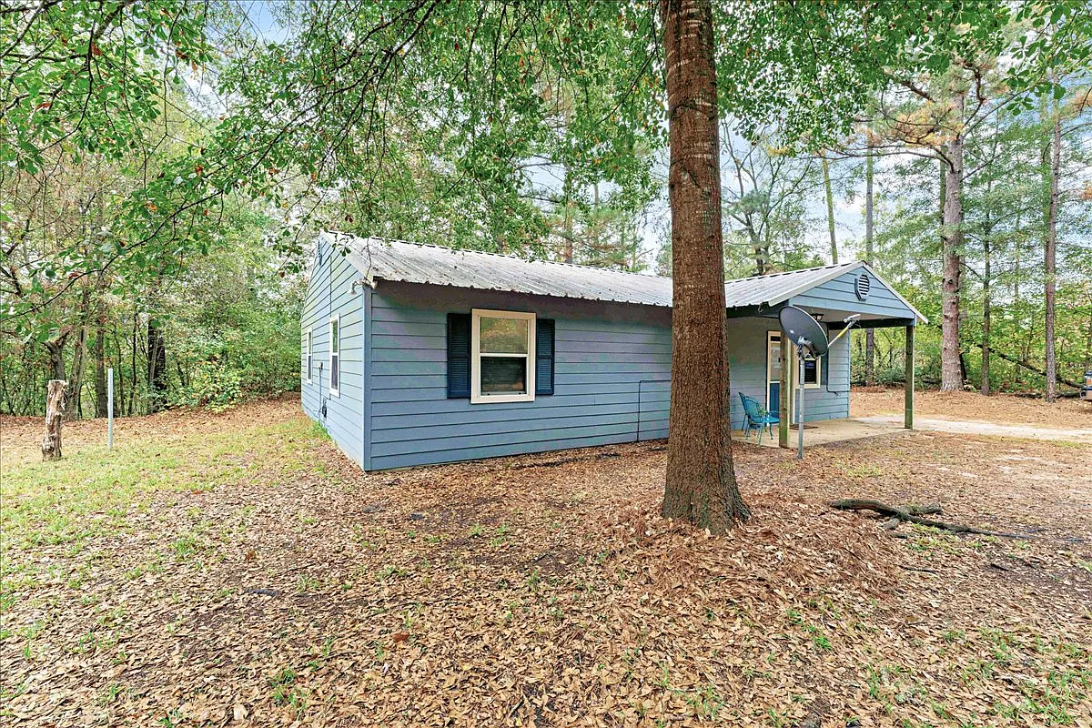 3 bed, 1200 sqft, $1,475 — Photo 2