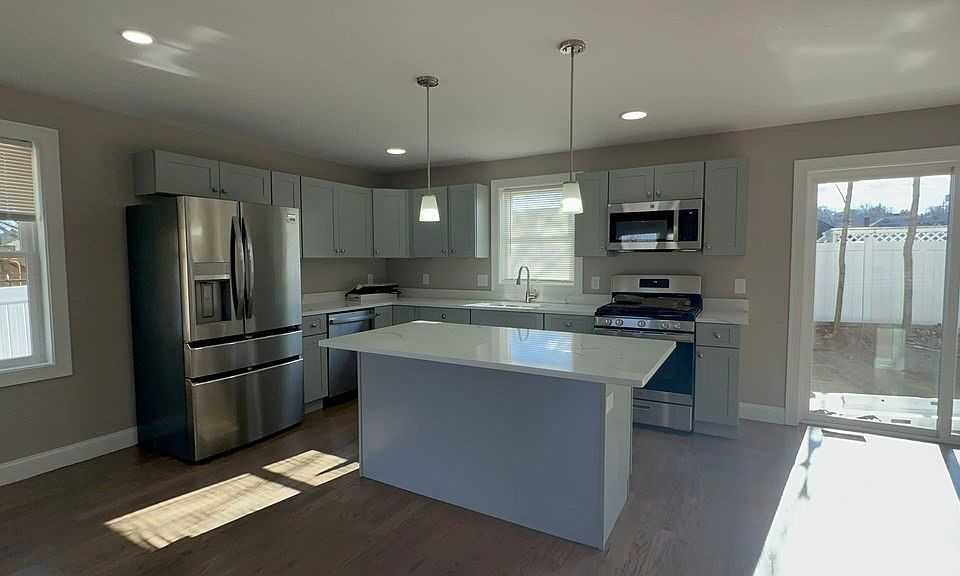 1st image of 188 Proctor Ave #2