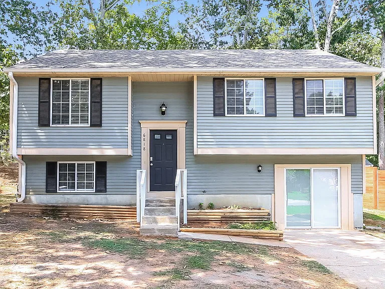 6818 Graves Mill Dr — Photo 1