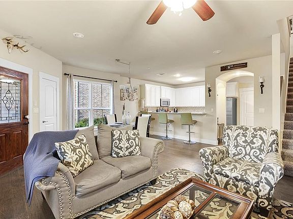 4th image of 207 Belleville Dr