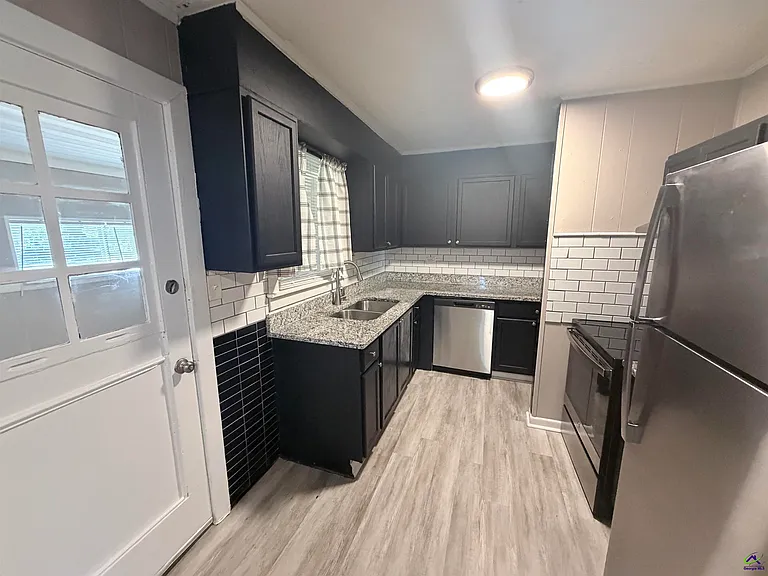 624 Pine Ridge St — Photo 4