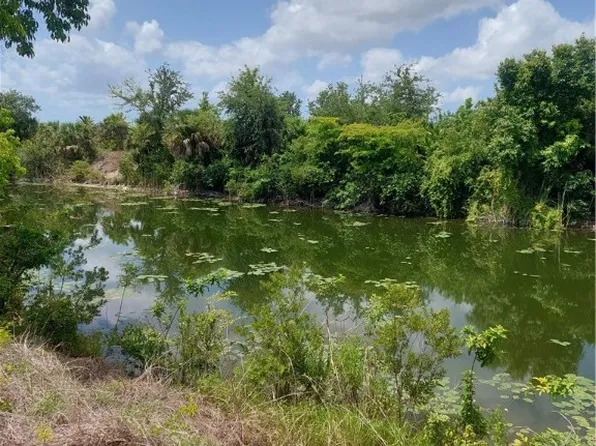 2312 NE 19th Place Cpe, Coral, FL 33909