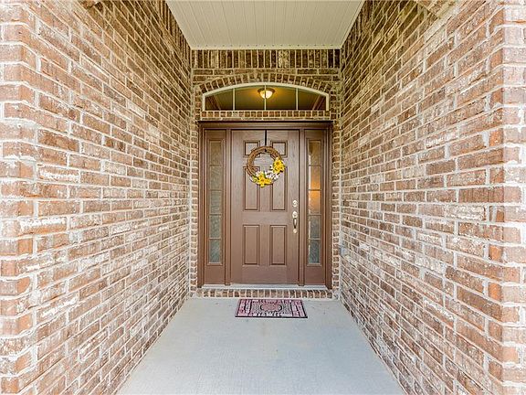 2nd image of 4303 SW Eggersway Pl