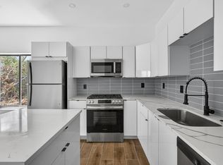 324 20th St APT 12, West Palm Beach, FL 33407