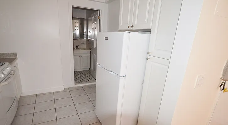 Rented by Manhattan Realty Group | media 21