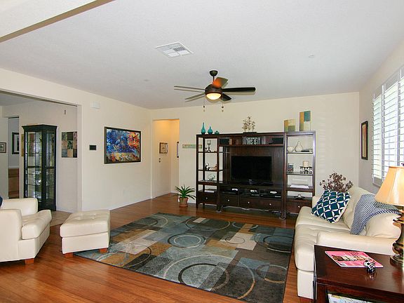 2nd image of 1909 Lucca Ln