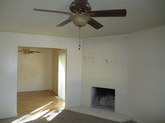 3rd image of 3118 Cottage Park Ave