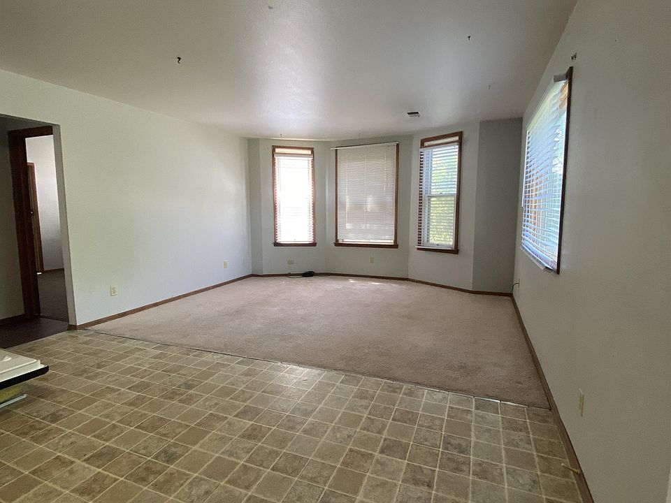 1st image of 1622 11th Ave