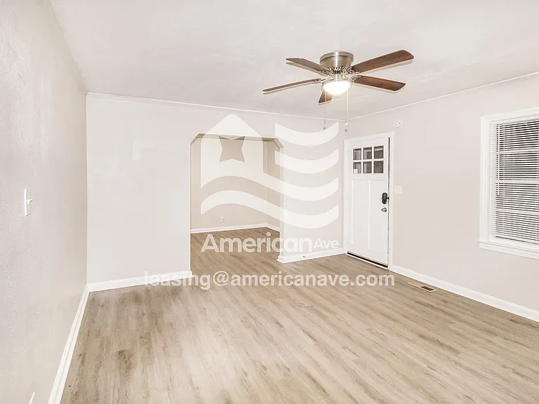 22425_002_living_room_13677811.jpg