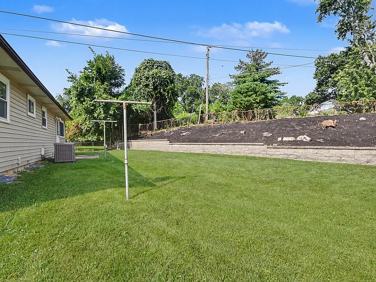11247 Fawnhaven Dr — Photo 19