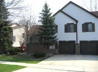 1464 Chippewa Trl, Wheeling, IL 60090