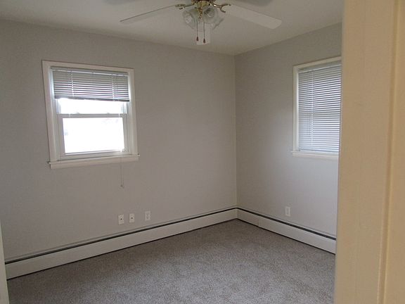 3rd image of 3204 Oak Ave
