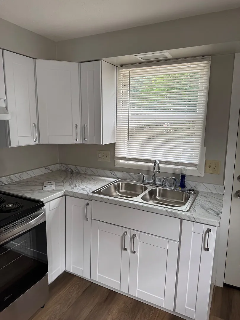 15 N Barker St — Photo 3