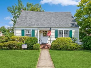 535 Georgia St, Hempstead, NY 11550