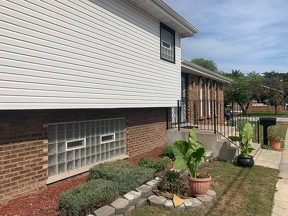 3rd image of 318 Cornell Ave