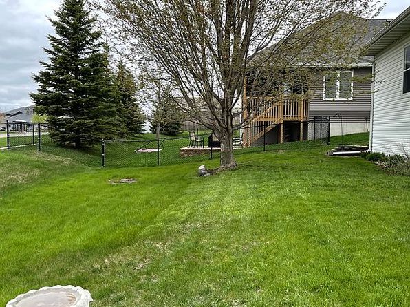 5014 Waller St, Ames, IA 50014