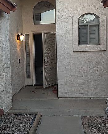 3rd image of 1088 E Betsy Ln