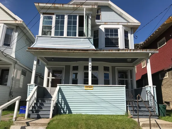 Beautifully modernized 5 bedroom, 1.5 bathrooms, 1st floor