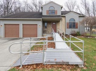 750 Song Bird St, Elyria, OH 44035