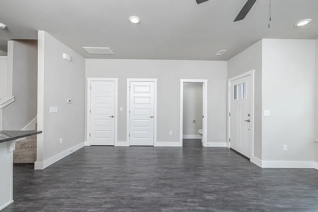 2 bed, 2.5 bath, 1571 sqft, $1,800 — Photo 4