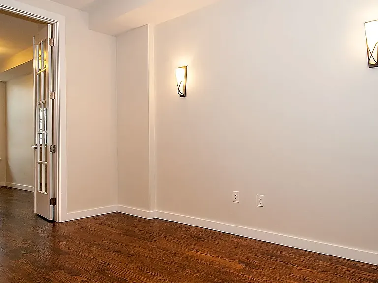 26 Richardson St #1R — Photo 11