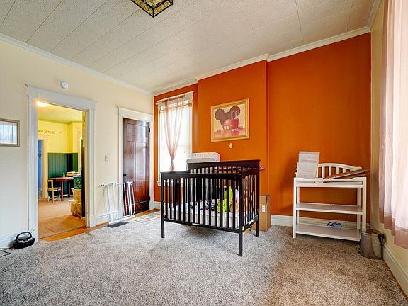 3rd image of 4384 Hamilton Ave