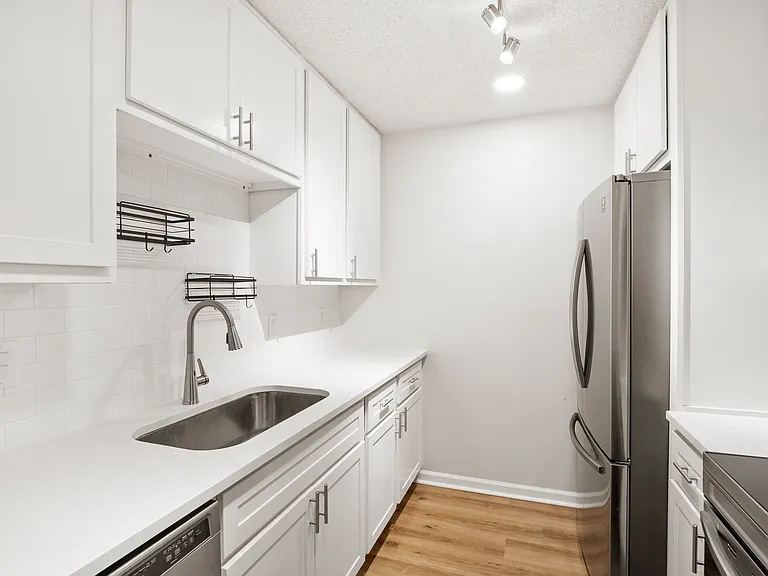 9021 N Swan Cir — Photo 9
