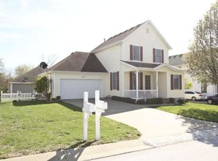 706 E Clay St, Ozark, MO 65721