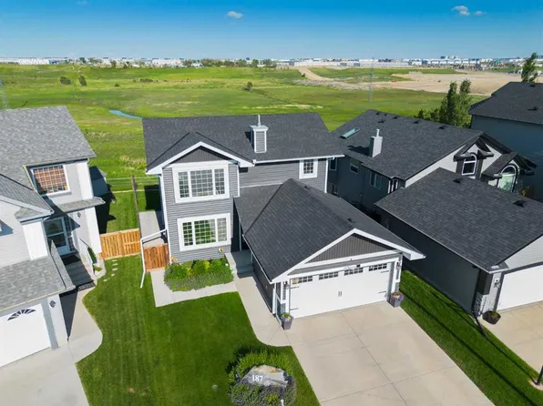 187 W Covington Close NE, Calgary, AB T3K 4L9