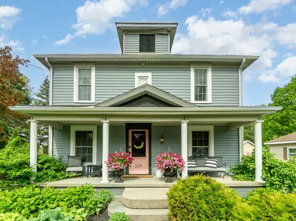 209 N Powell Rd, Essexville, MI 48732