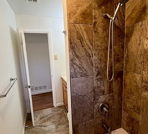 4th image of 2325 N Mockingbird Ln