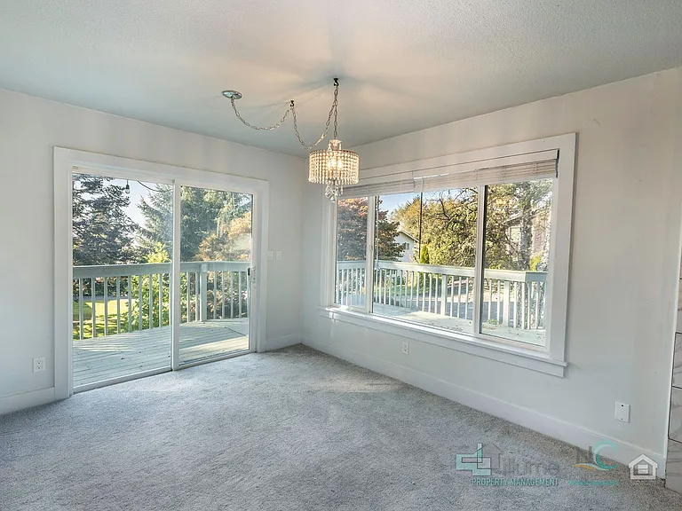 242 Hemlock St — Photo 14