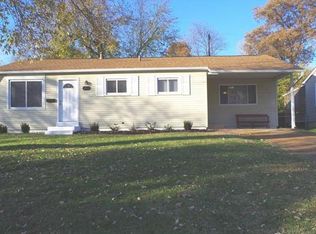 2713 Chatham Dr, Maryland Heights, MO