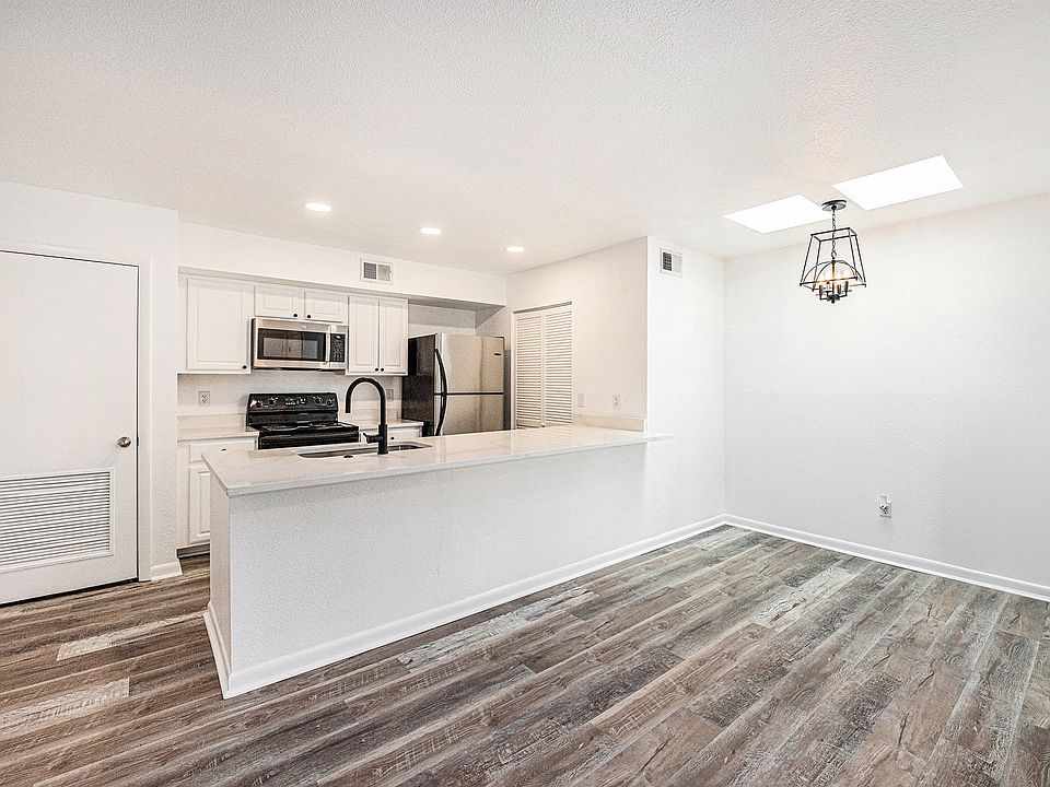1481 Center St. Ext. Unit 407