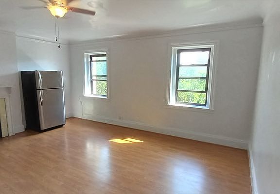 5th image of 219 W 139th St #6
