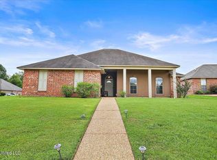142 Cedarstone Dr, Terry, MS 39170
