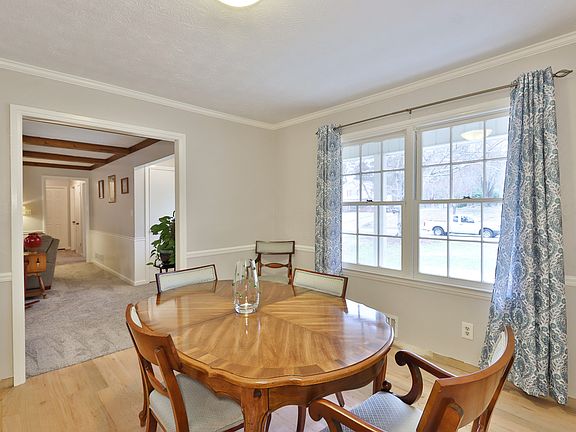 5th image of 3074 Periwinkle Dr