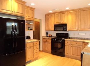 3236 S 39th St, Milwaukee, WI 53215