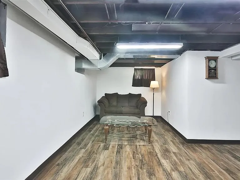 1020 S Rock Hill Rd — Photo 24