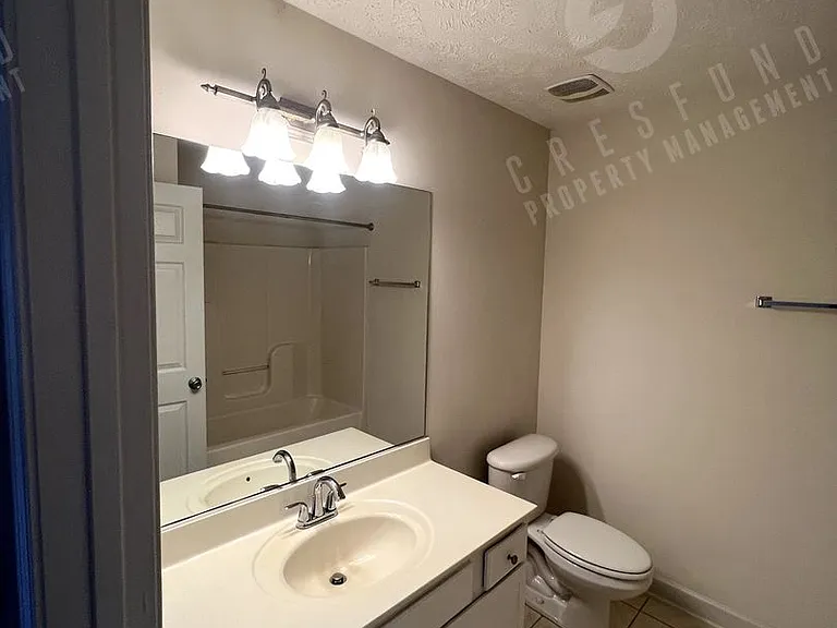 1811 Balmoral Dr #202 — Photo 7