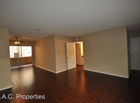 3rd image of 14120 Hamlin St APT 09