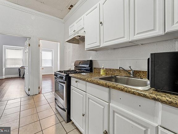 5th image of 1212 McCulloh St