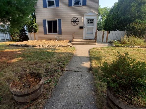1018 E Wilbur Ave