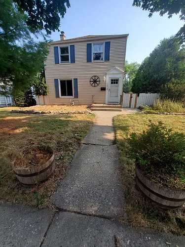 1018 E Wilbur Ave Photo 1