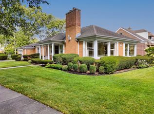 1424 S Washington Ave, Park Ridge, IL 60068