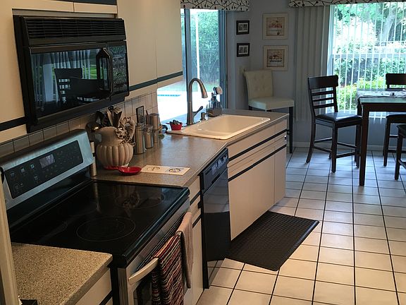 5th image of 3198 Espanola Dr