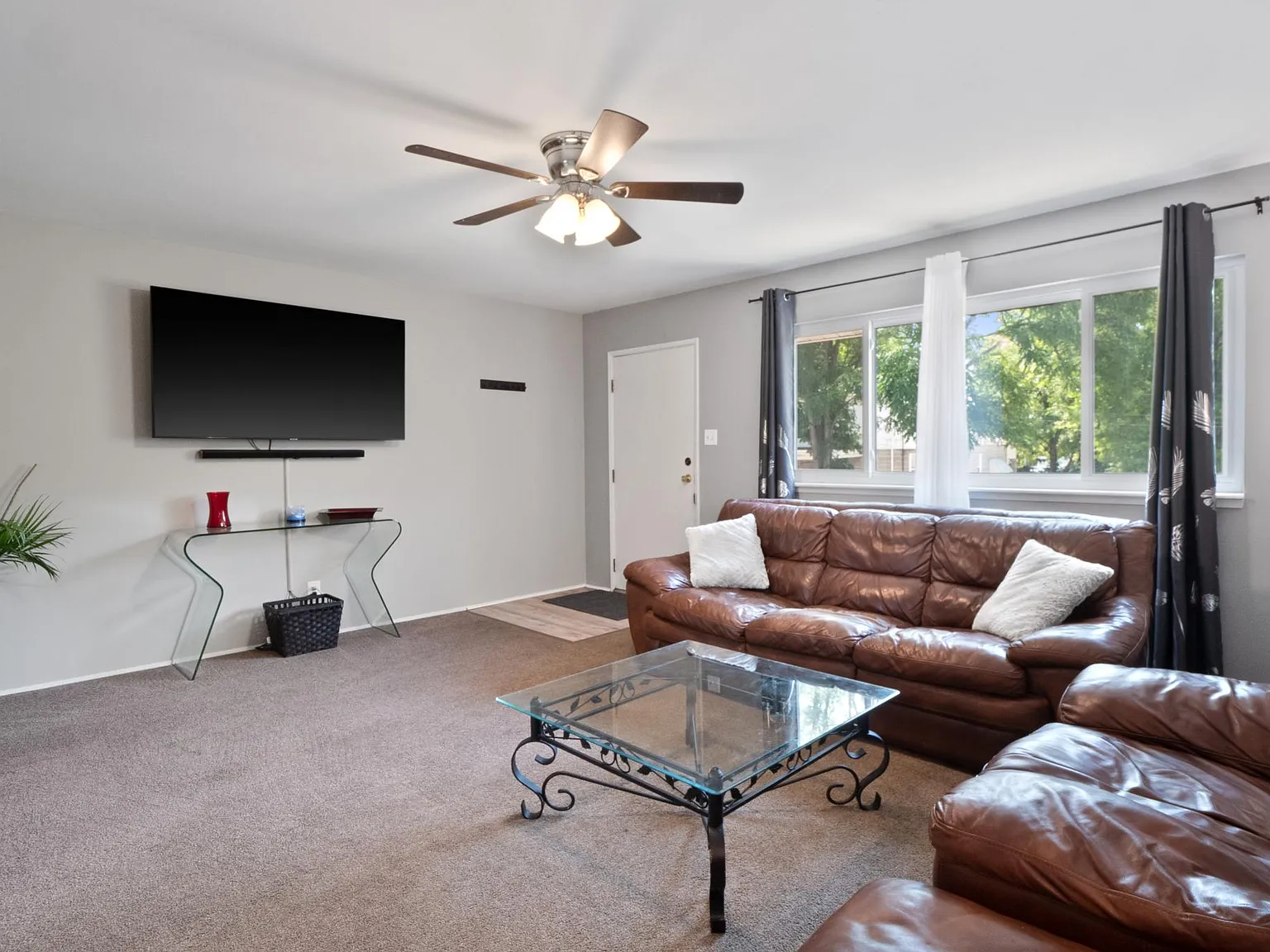 2 bed, 900 sqft, $2,150 — Photo 3