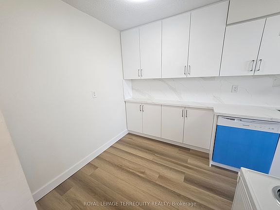 5th image of 25 Sunrise Ave #311