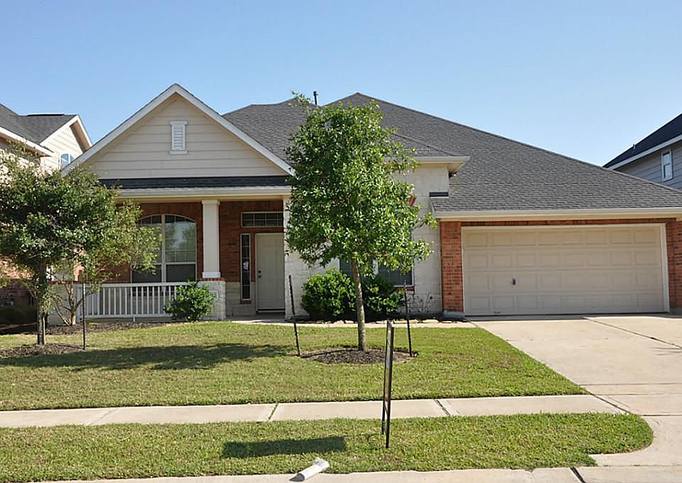1st image of 26711 Wolfs Hill Ln