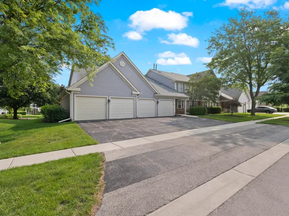 78 Holmes Way #W1, Schaumburg, IL 60193